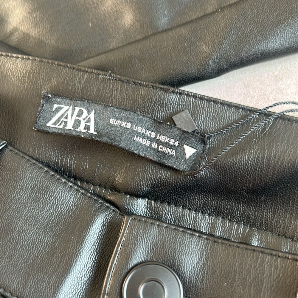Zara Faux Leather Pants NWT Sz XS zipper fly stitch detail high rise black flare - Picture 5 of 9